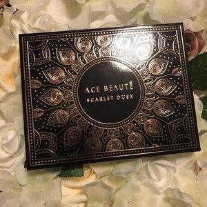 ACE BEAUTE EYESHADOW PALETTE